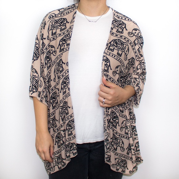 Patterned Animal Shawl - Picture 1 of 4